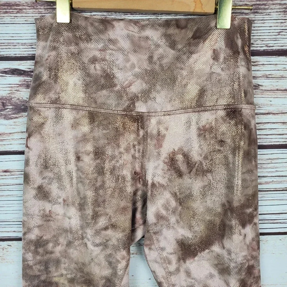 Lululemon Womens Size 6 Align 23" Shine Diamond Dye Misty Shell Crop Leggings - Picture 3 of 9